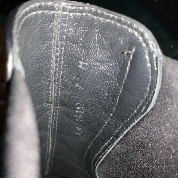 Stuart Weitzman booties size 7M made in Spain! EUC - Picture 6 of 6